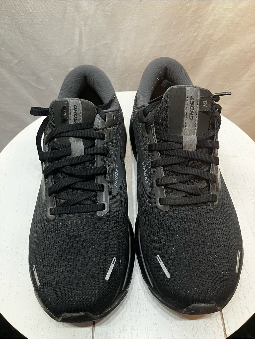 Brooks Women's Wide Sneakers Black 10 Wide NO INSOLES